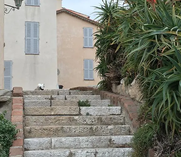 Cap Les Bosquets Nyaraló *